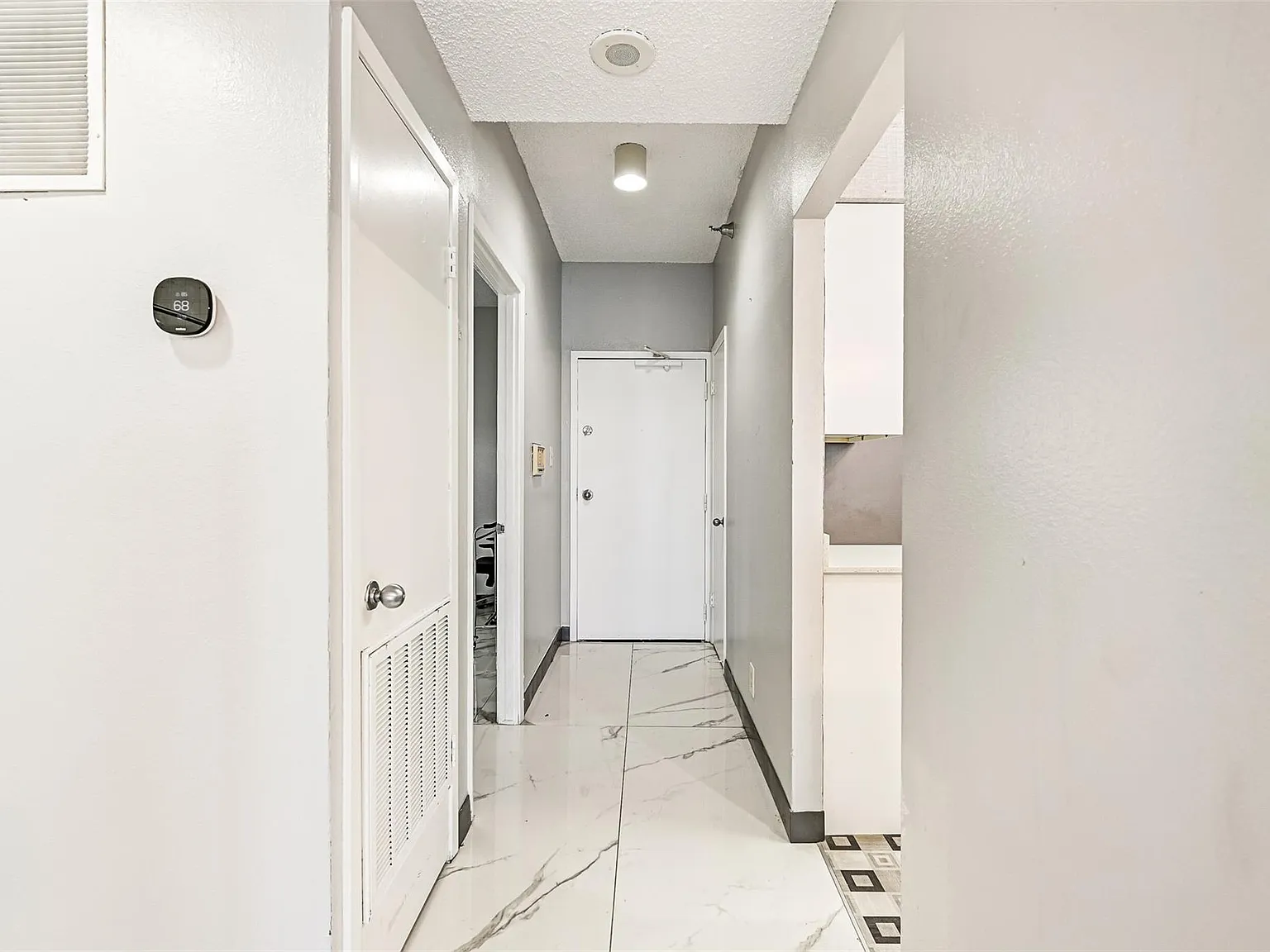 2 bed, 2.0 bath, 983 sqft, $2,500 — Photo 4