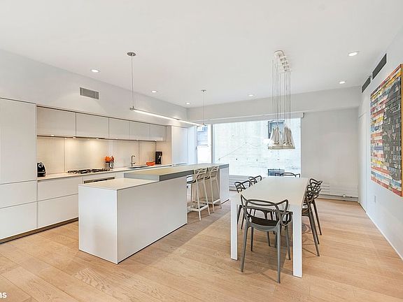 5th image of 459 W 18th St #6