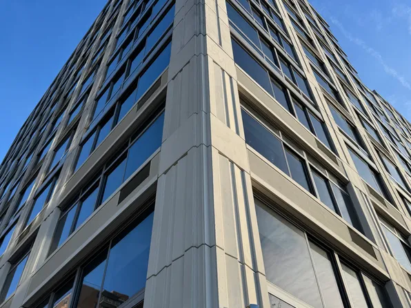 120 Riverside Boulevard 10T image 3 of 30
