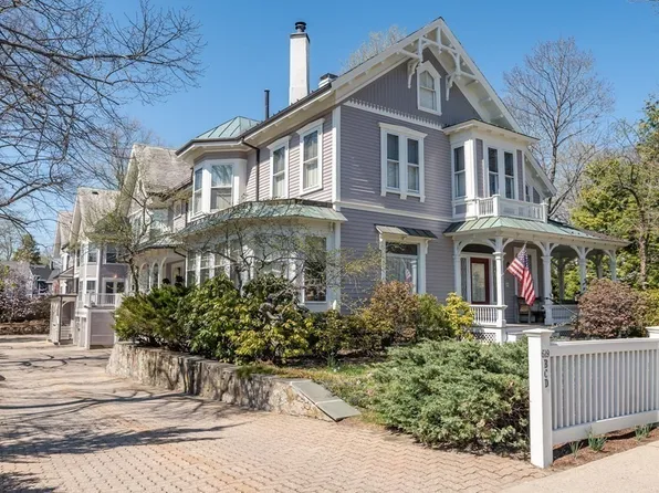 619 Washington St APT D, Wellesley, MA 02482