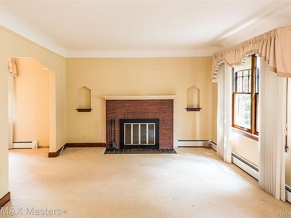 4th image of 29386 Walnut St