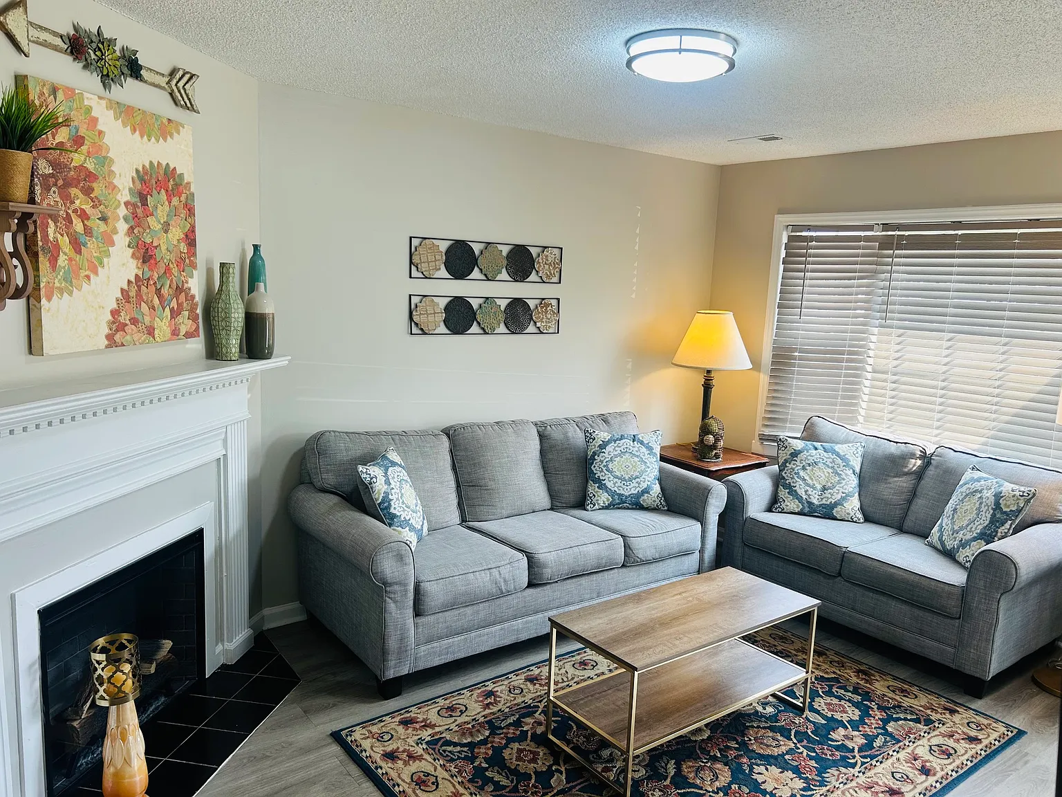 2 bed, 1.5 bath, 1042 sqft, $2,000 — Photo 3