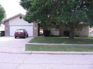 6520 S 31st St, Lincoln, NE 68516