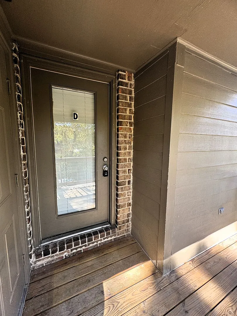 Move In Special: 1/2 Off 1st Month's Rent!! — Photo 3