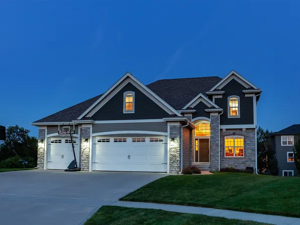 1001 NW 7th Ct, Grimes, IA 50111