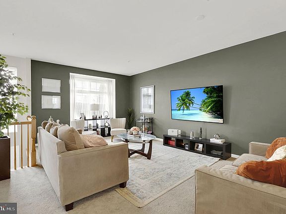 3rd image of 1949 Fieldstone Way