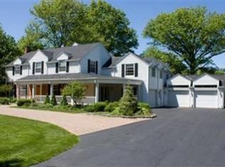 628 Overbrook Rd, Elyria, OH 44035