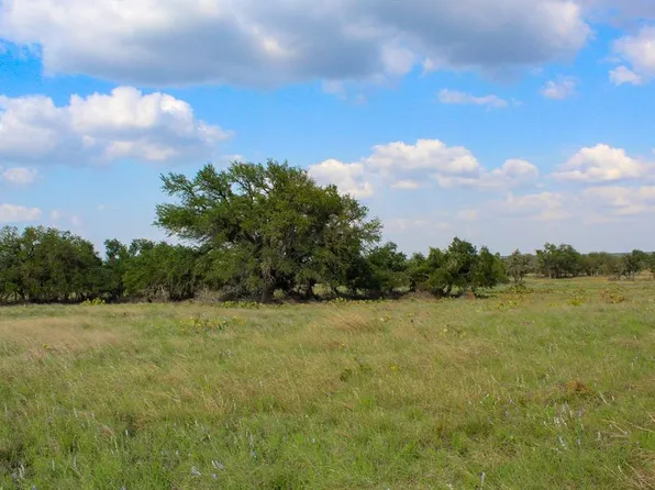 268 Apache Trce NW, Harper, TX 78631