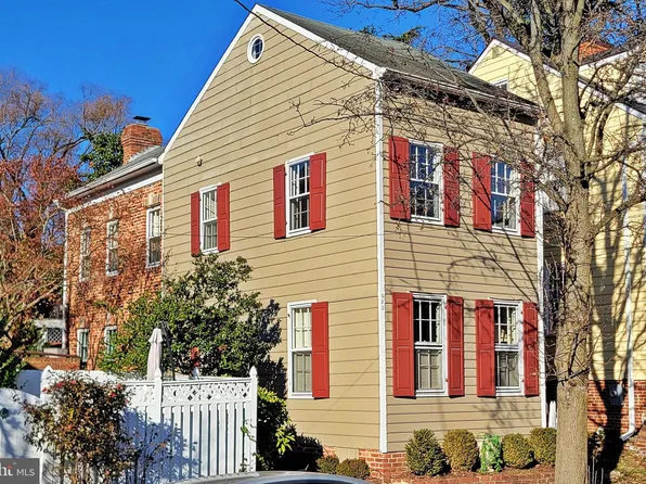423 S Pitt St, Alexandria, VA 22314