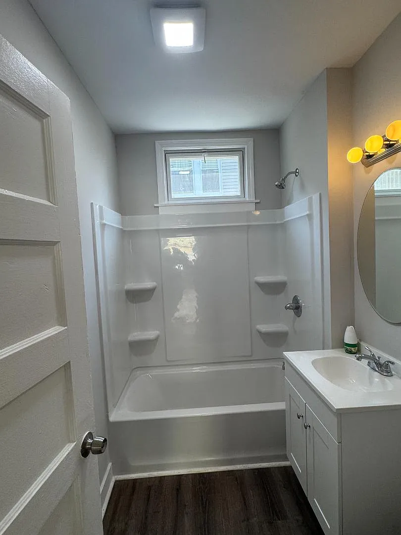 Unit Photo - 15 Middlesex St #2