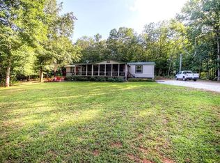 181 River Valley Dr, Carrollton, GA 30117