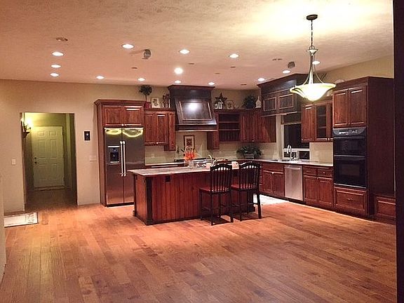 4th image of 2611 S Cherry Ln