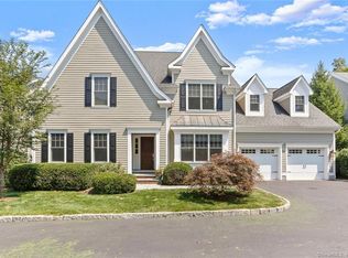 92 Cardinal Ln #92, Stamford, CT 06902