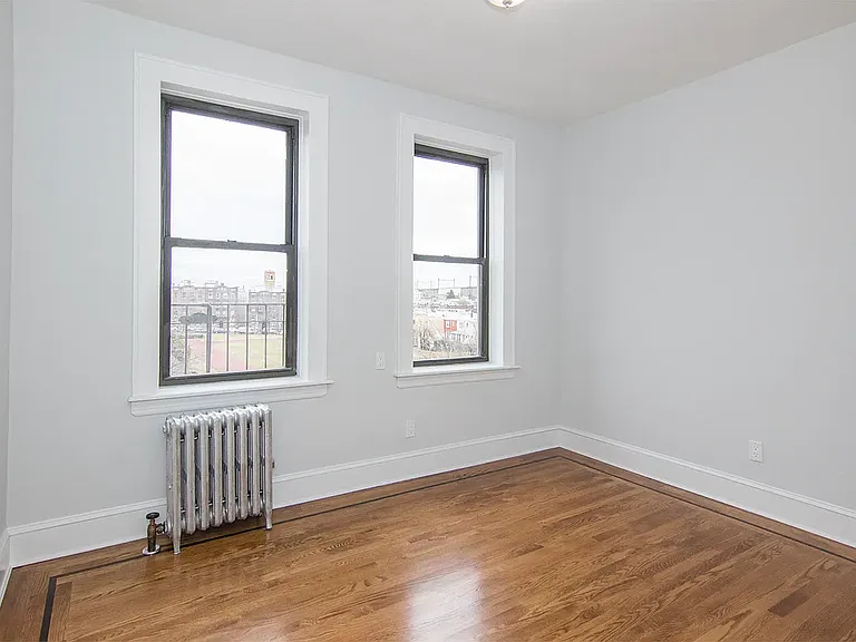 21-70 Crescent St #C2 — Photo 9