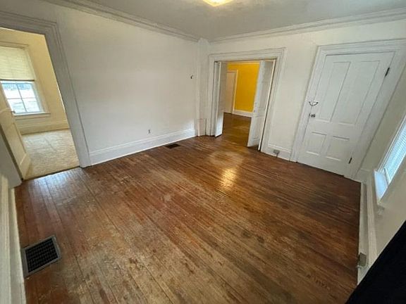 4th image of 328 Lincoln St