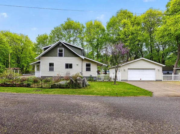 345 S Arcade St, Gladwin, MI 48624