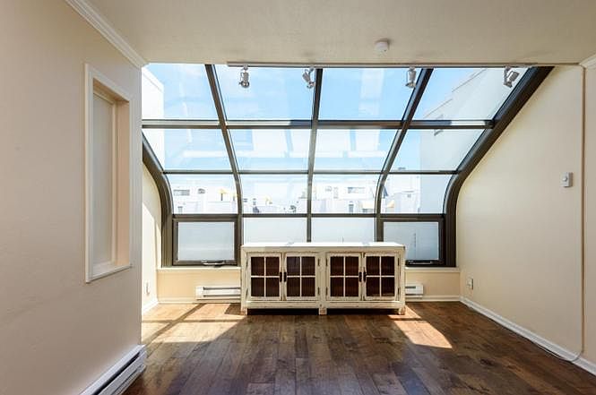 sunroom (first-floor)