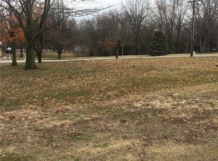 15922 Menzel Manor Dr, Carlyle, IL 62231