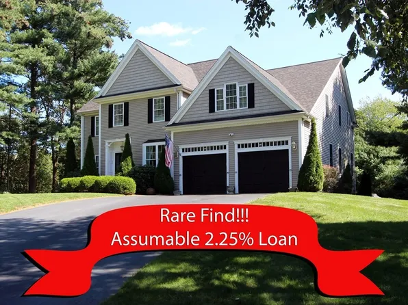 3 Trappers Path, Lakeville, MA 02347