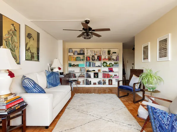 185 Hall Street image 4 of 10