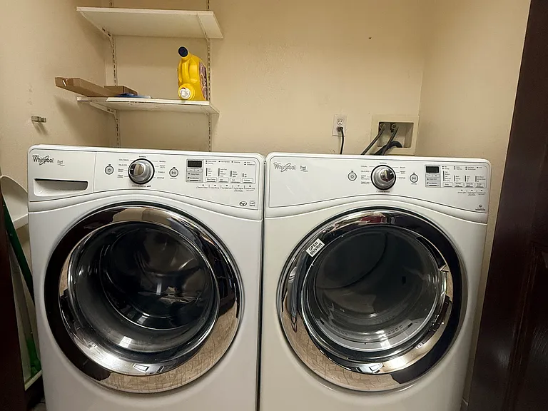 Laundry on 1st floor