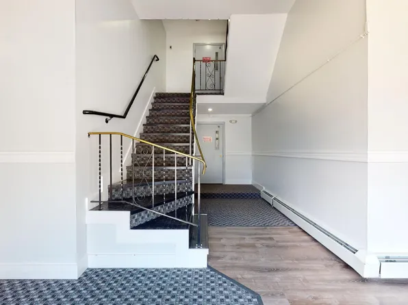 Lofts and Townhomes at International