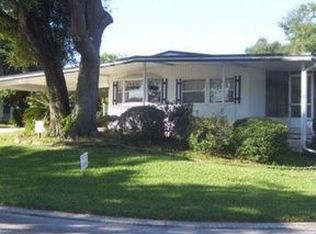 707 Surrey Pl, Leesburg, FL 34748