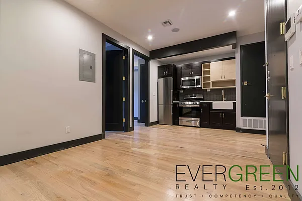Rented by Evergreen Apartments BK | media 1