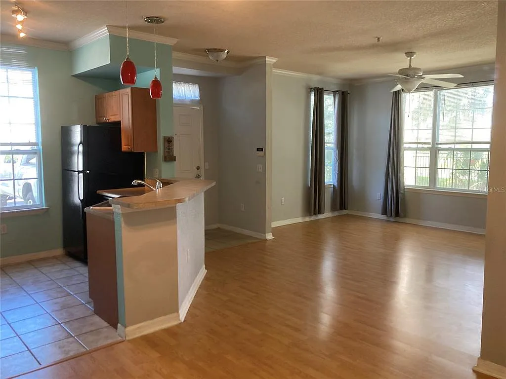 1 bed, 1.0 bath, 848 sqft, $1,395 — Photo 4