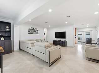 6271 Harding St, Hollywood, FL 33024