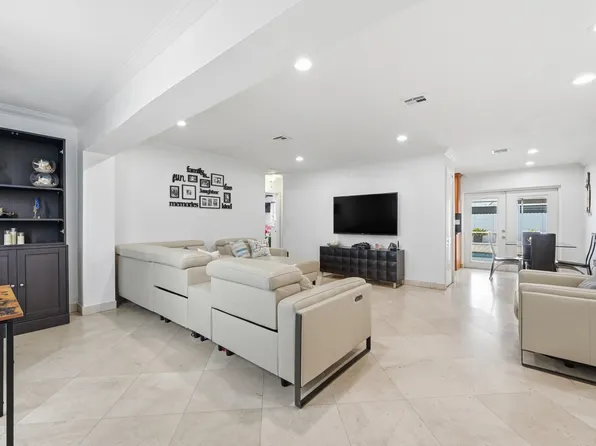 6271 Harding Street, Hollywood, FL 33024