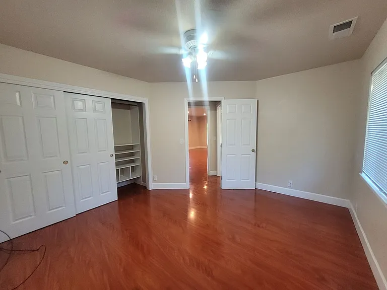 1908 Hackett Ave — Photo 23