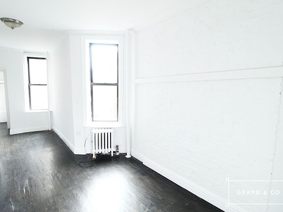 4th image of 120 Mac Dougal St #22