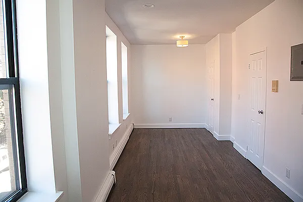 Rented by COASTLINE NEW YORK INC | media 25