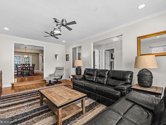 3rd image of 9707 Saxony Rd