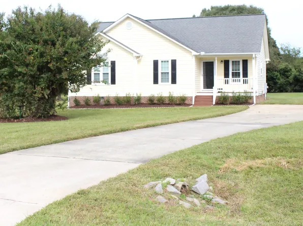 108 Eddy Ct, Benson, NC 27504