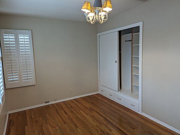 4th image of 16043 Leadwell St