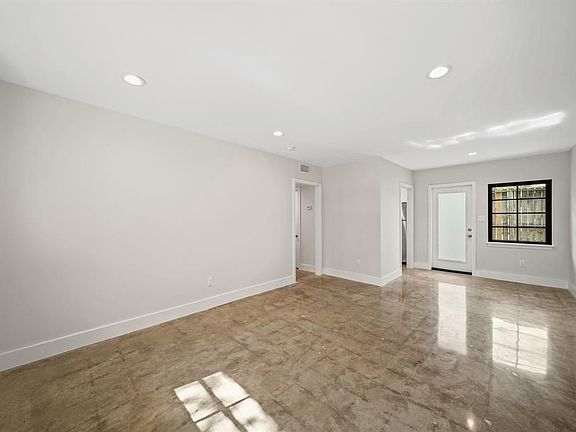 5th image of 520 Lovett Blvd APT 1A