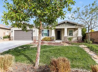37182 Sierra Grove Dr, Murrieta, CA 92563