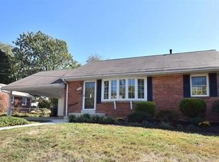 7418 Nigh Rd, Falls Church, VA 22043