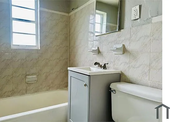 1801 NW 54th St #19 — Photo 5