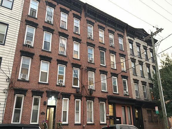 3rd image of 330 Madison St APT 5