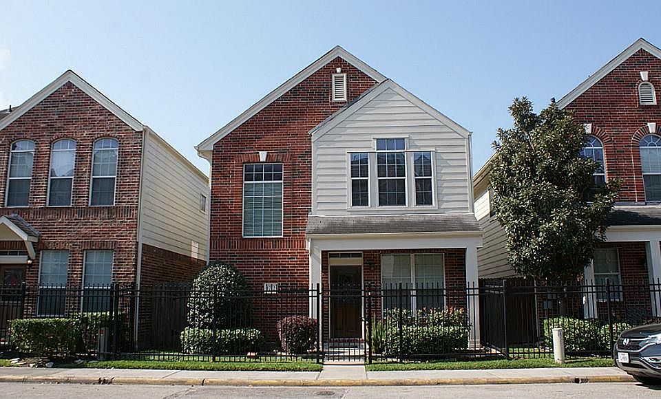 1st image of 1712 Aden Dr