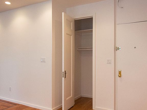 3rd image of 328 Sterling Pl APT 4E