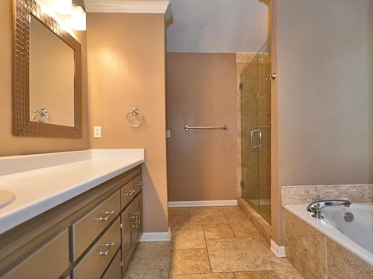 4001 Falliston Dr — Photo 32