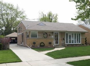 7329 W Greenleaf St, Niles, IL 60714