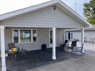 454 N Madison St, Montezuma, IN 47862