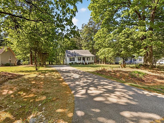 3rd image of 137 Bridges Ln