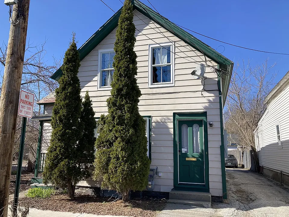 12 Peru St