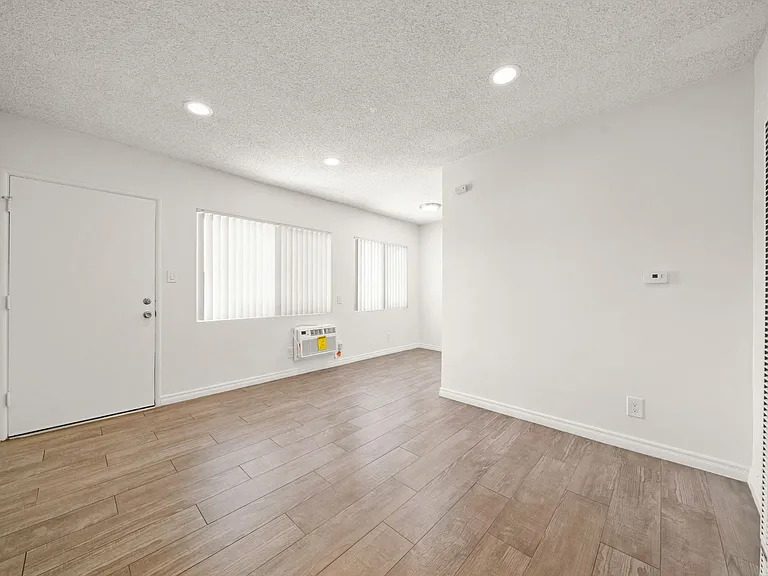 11100 Pangborn Ave. — Photo 25